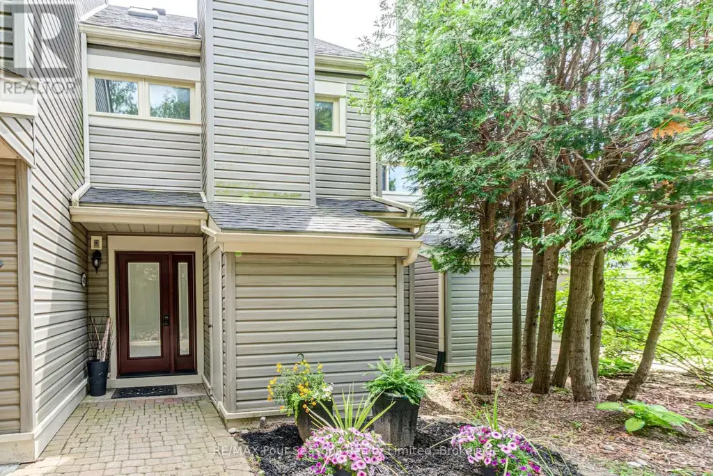 471 Oxbow Crescent, Collingwood