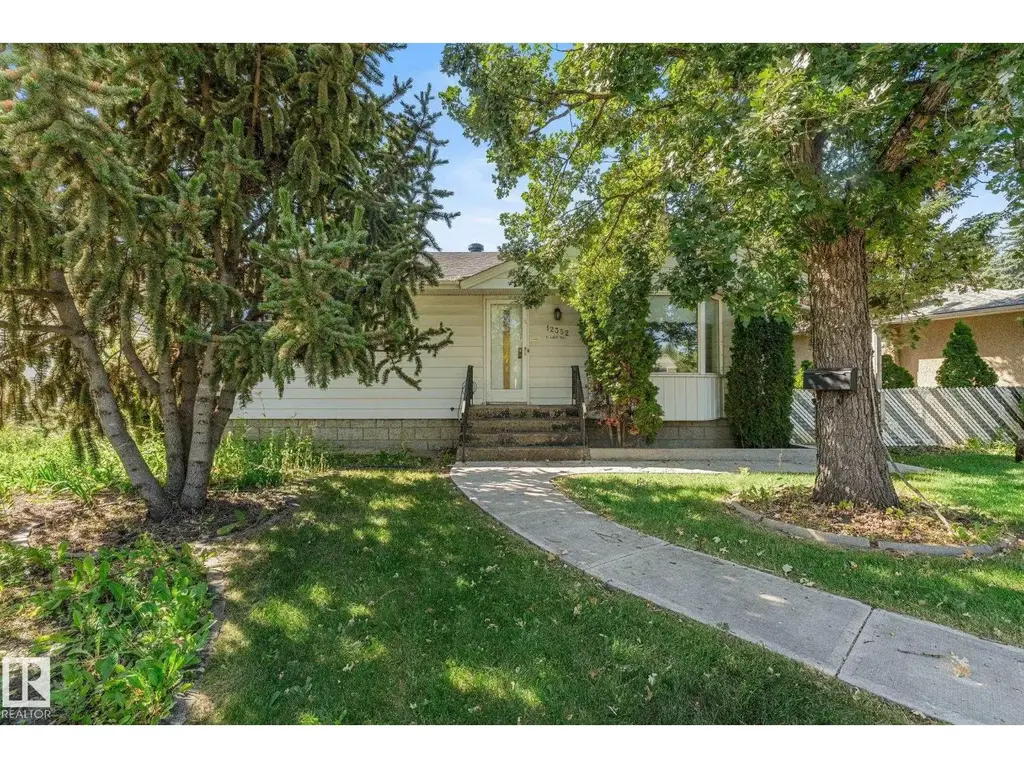 12352 St Albert Tr Nw, Edmonton