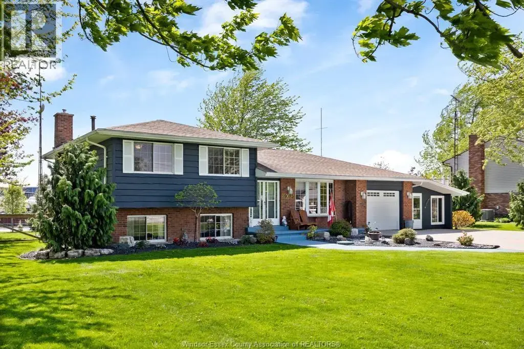 19085 Blue Water Avenue, Lakeshore