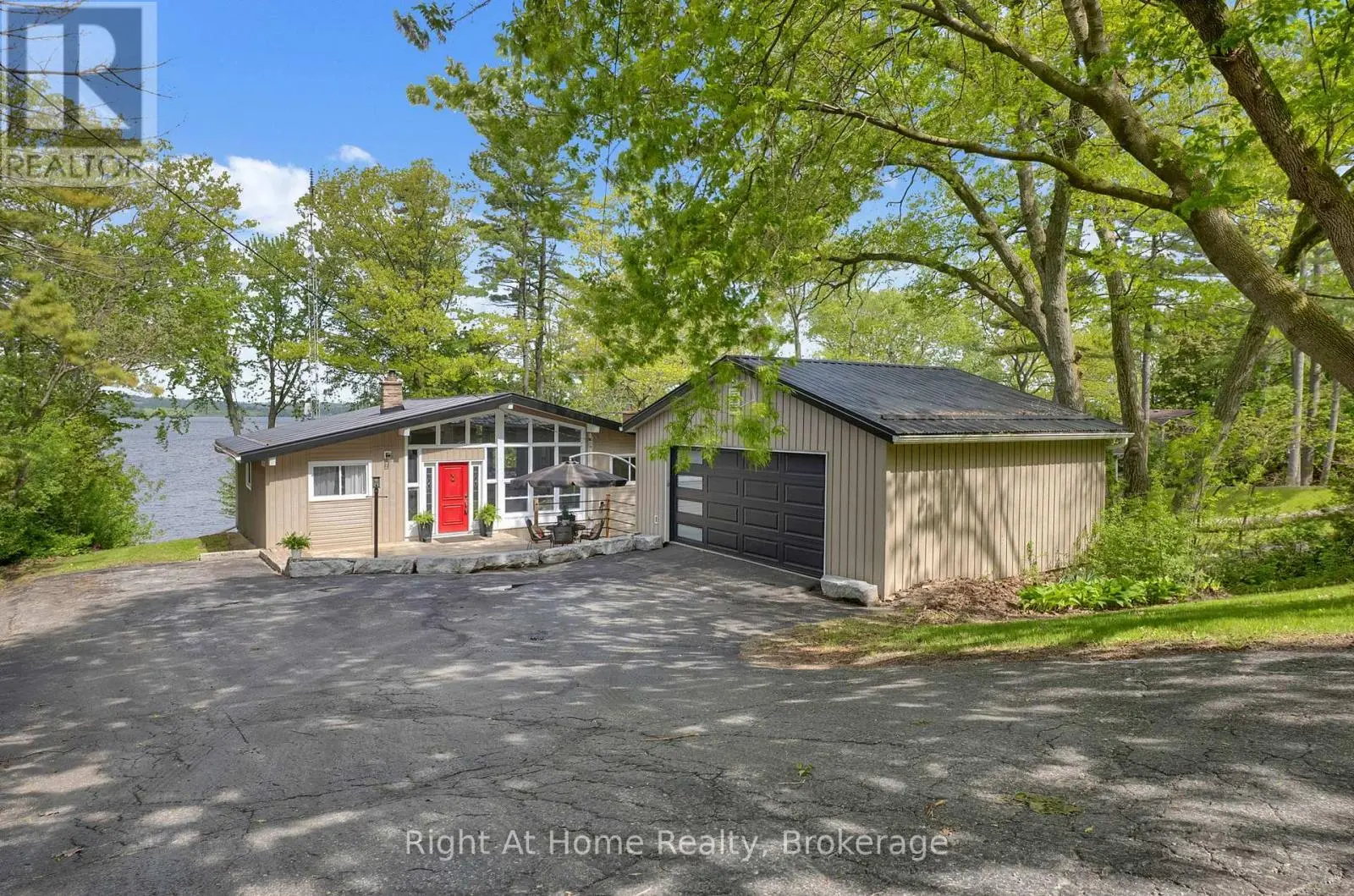 7508 Bamsey Drive, Hamilton Township