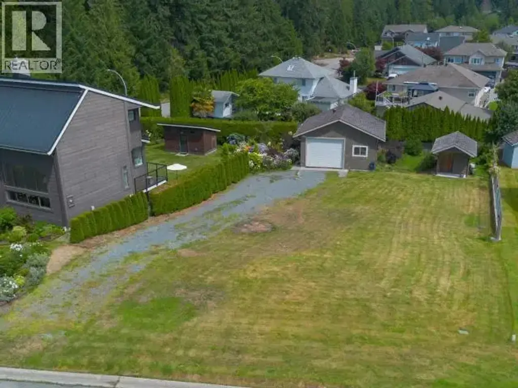 Lot 2 Cariboo Ave, Powell River