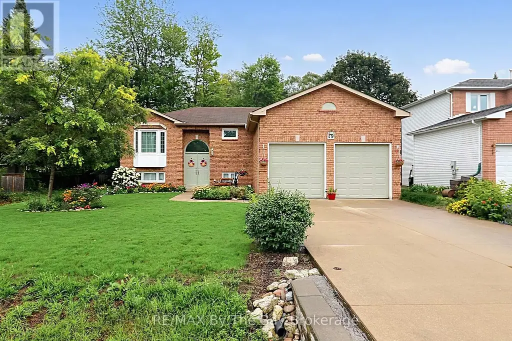 49 Royal Beech Drive, Wasaga Beach