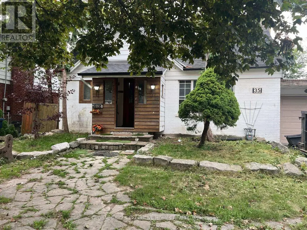 35 Luverne Avenue, Toronto (Clanton Park)