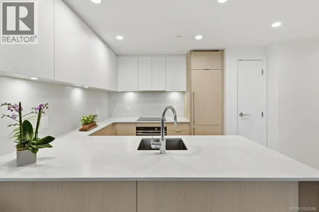 606 1100 Yates St, Victoria