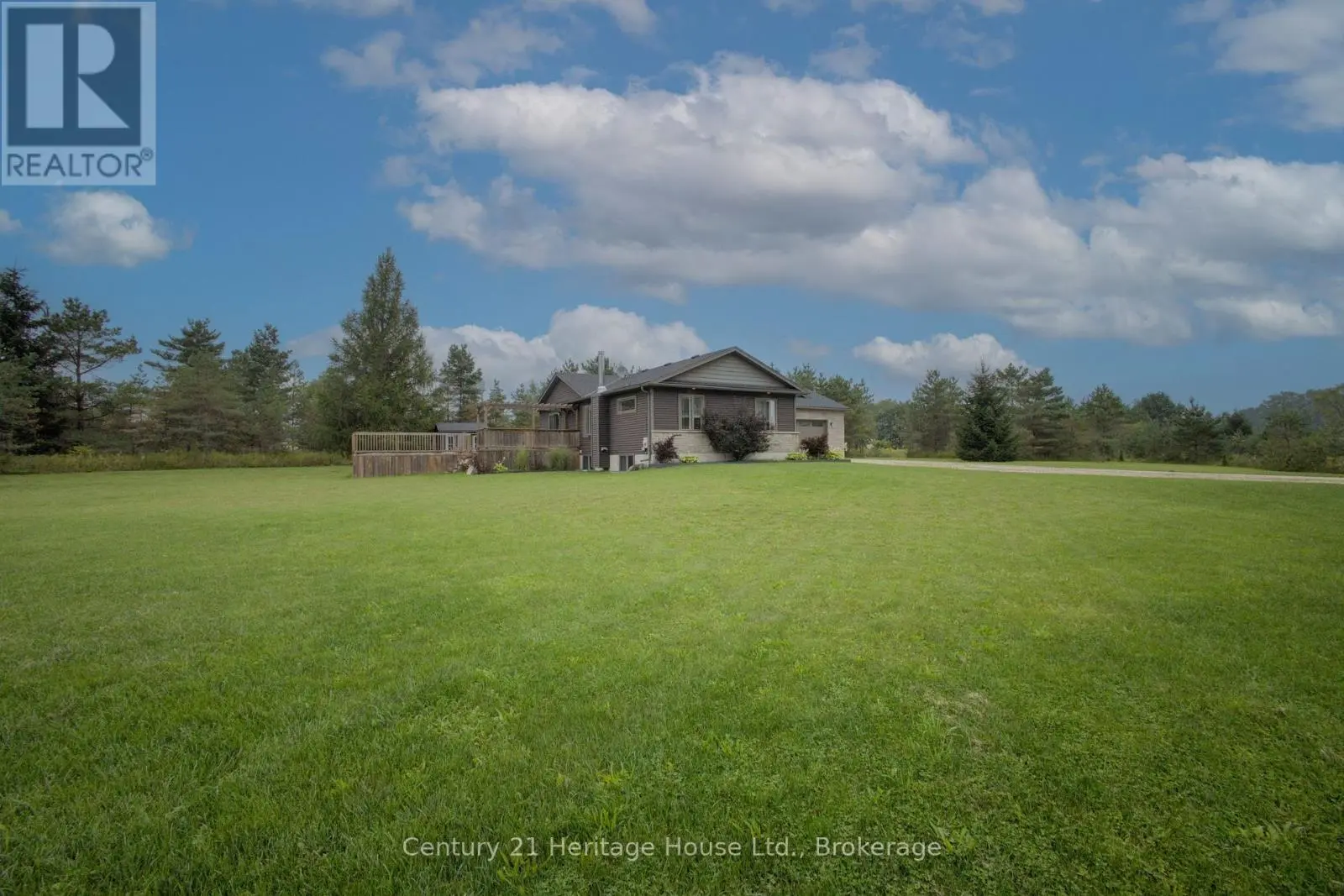 201 Hutton Hill Road, West Grey
