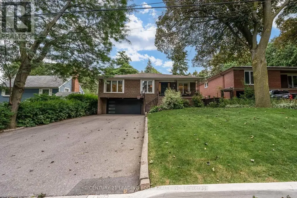 5 Mountbatten Road, Toronto (Humber Heights)