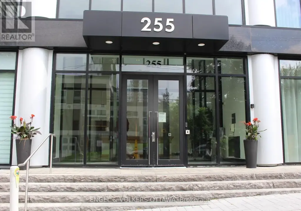201 - 255 Bay Street, Ottawa