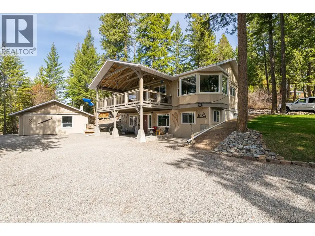 1988 Porthill Road, Creston