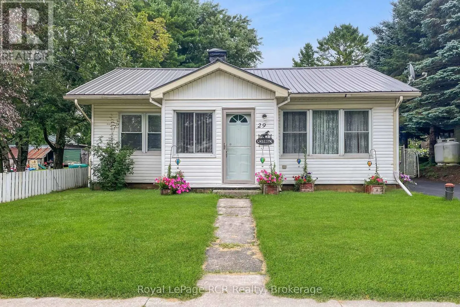 29 Main Street N, West Grey