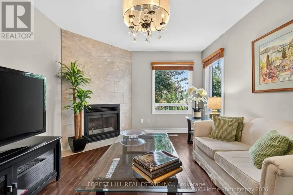 6108 Osprey Boulevard, Mississauga (Lisgar)