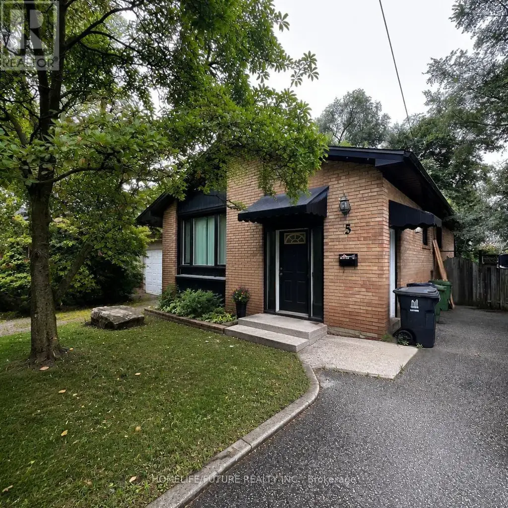 5 Watson Street, Toronto (Highland Creek)