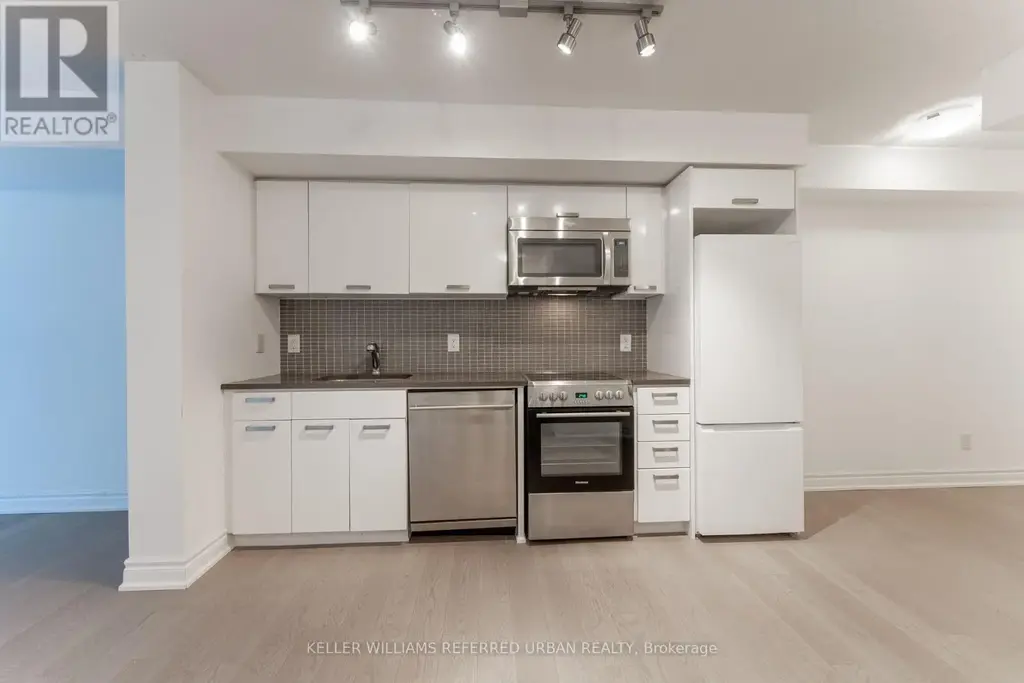 201 - 295 Adelaide Street W, Toronto (Waterfront Communities)