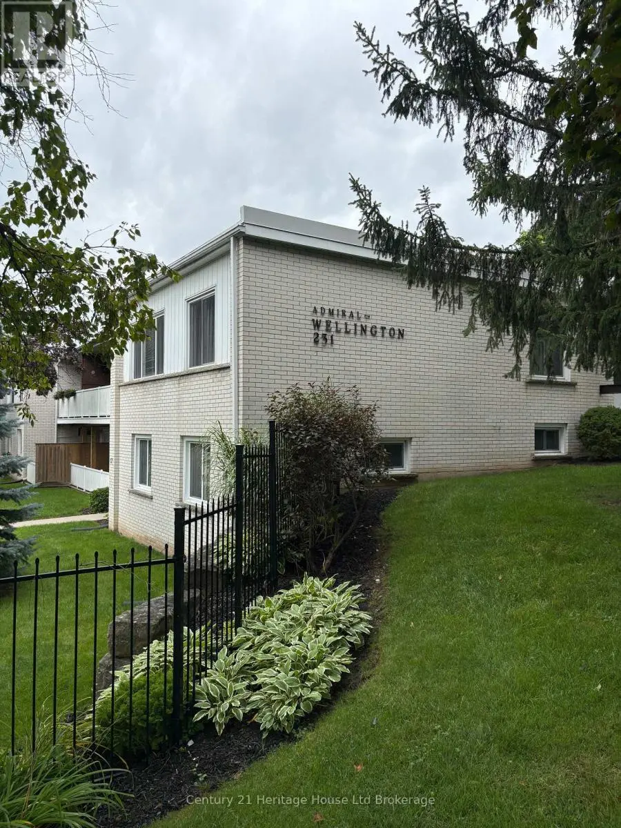231 Wellington Street N, Woodstock (Woodstock - North)