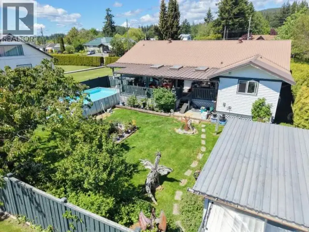 6060 Lois Street, Powell River