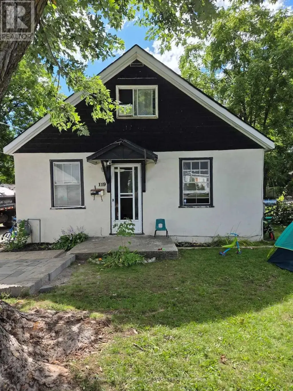 119a Henry Street, Barrie (Queen's Park)