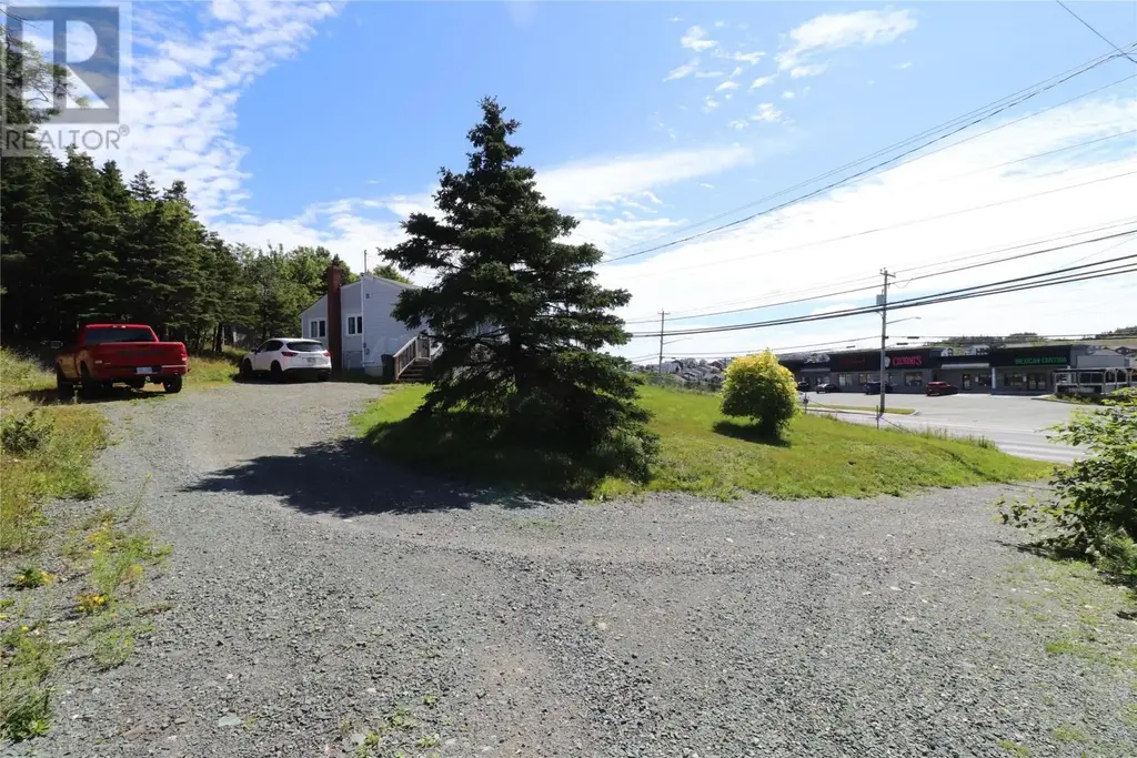 1462 Topsail Road, Paradise