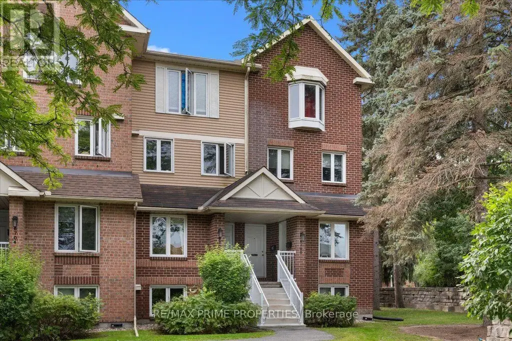 A - 6702 Jeanne Darc Boulevard N, Ottawa