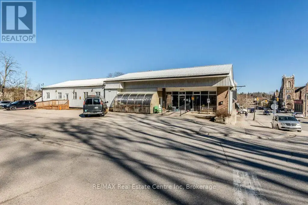 280 St Patrick Street W, Centre Wellington (Fergus)