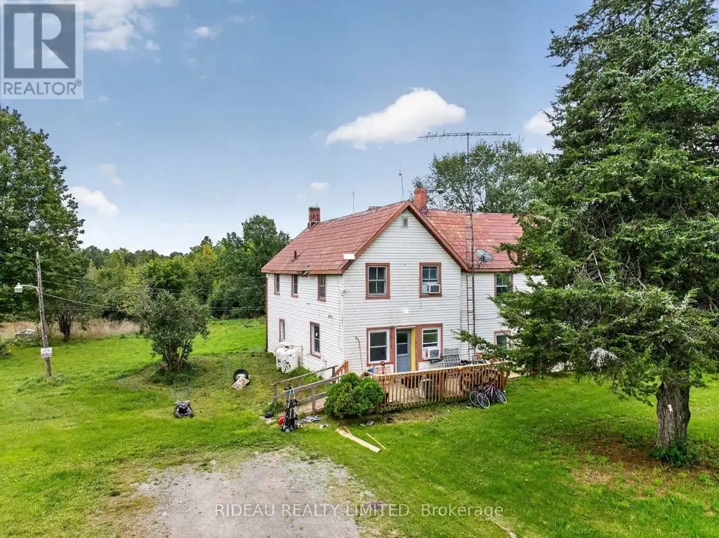 2011 Fairview Road, Rideau Lakes