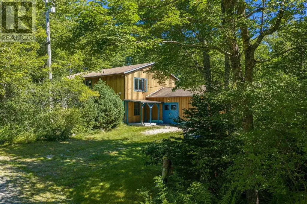 10 River Road, Port L'Hebert