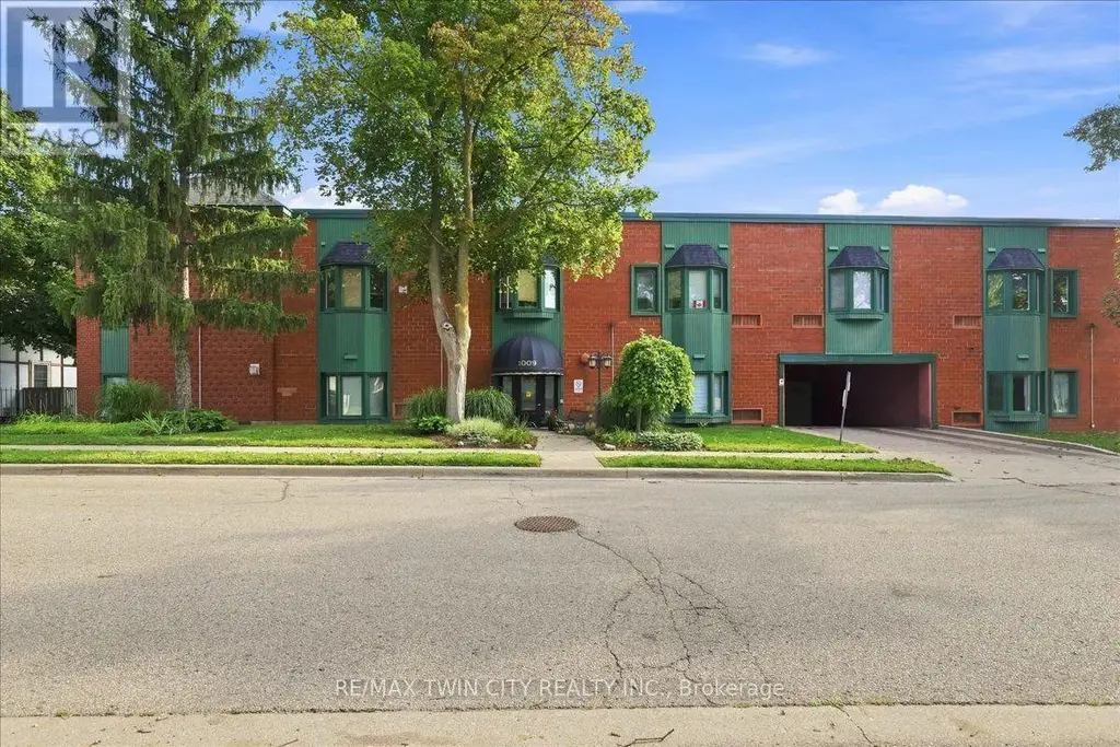 217 - 1009 Queenston Road, Cambridge