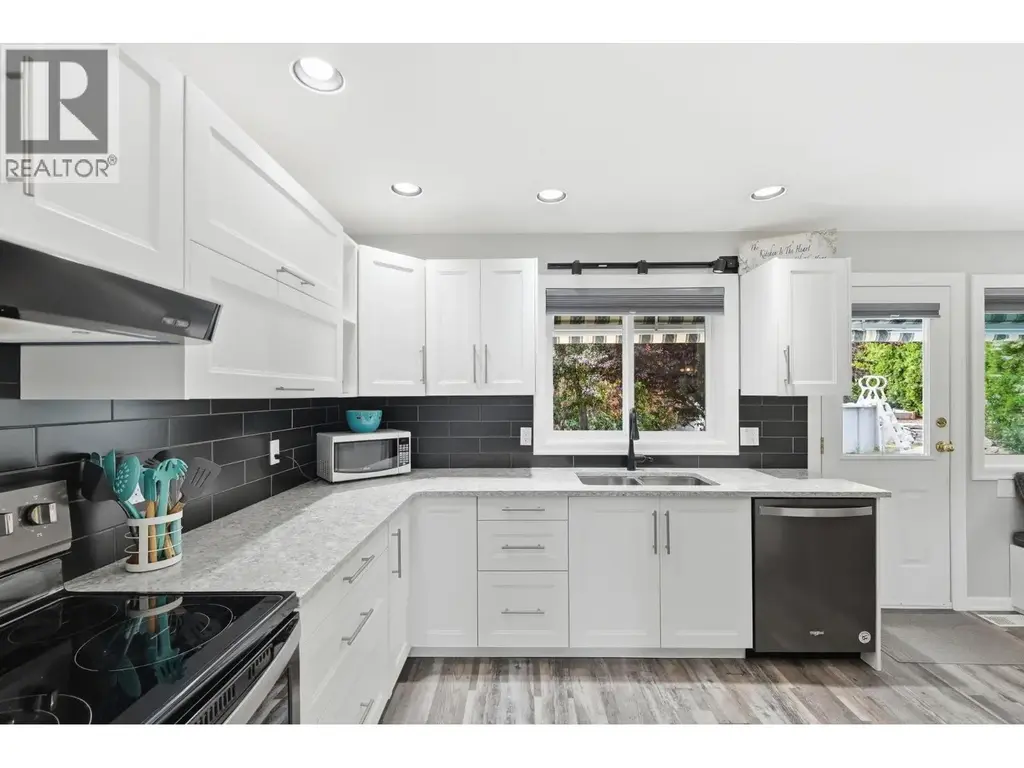 5978 Ness Court, Oliver