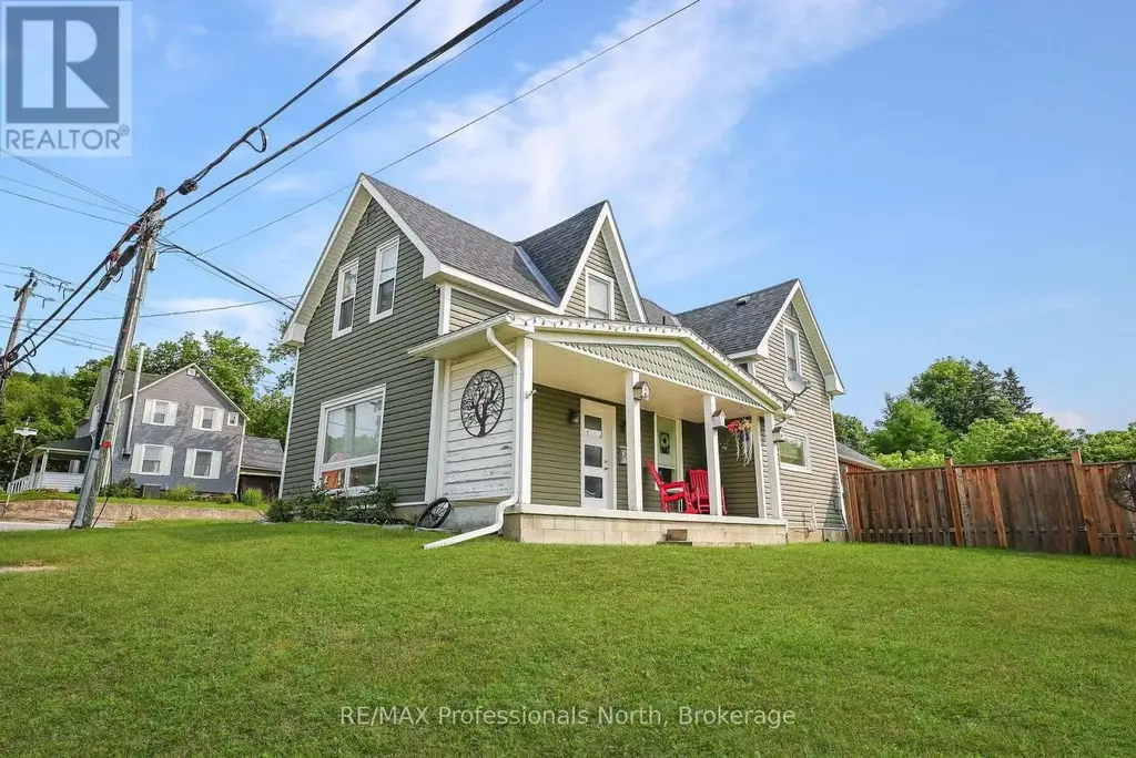 33 Maple Avenue, Dysart et al (Dysart)