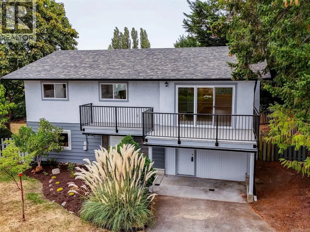4468 Fairmont Pl, Saanich