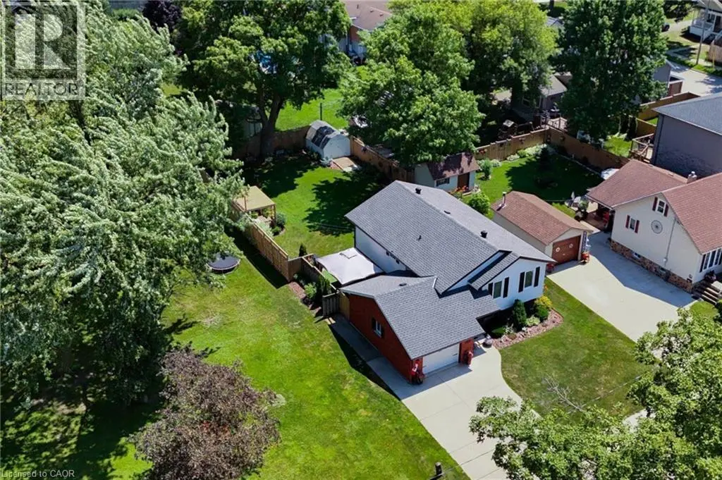 460 Wellington Avenue S, Listowel