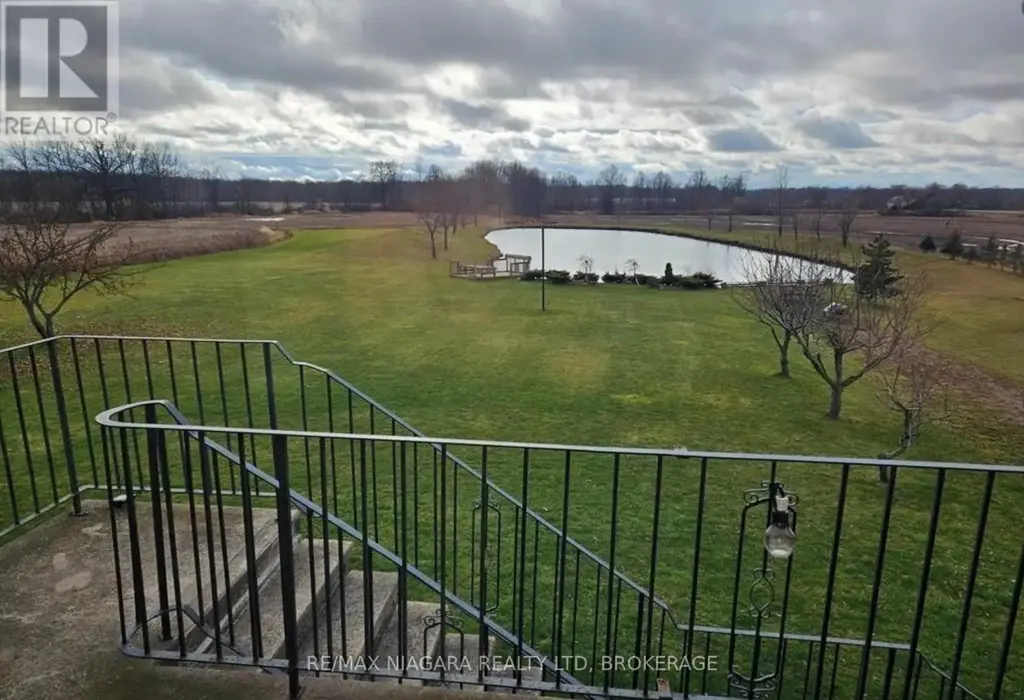 Upper - 1010 Foss Road, Pelham (Fenwick)