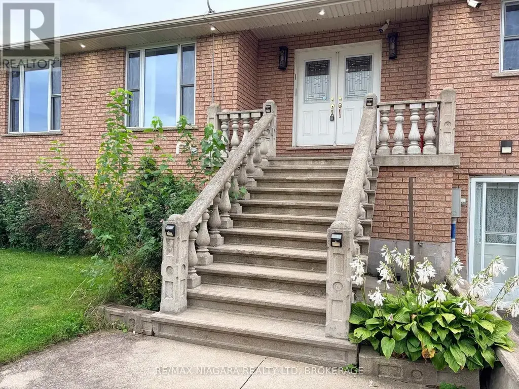 Upper - 1010 Foss Road, Pelham (Fenwick)