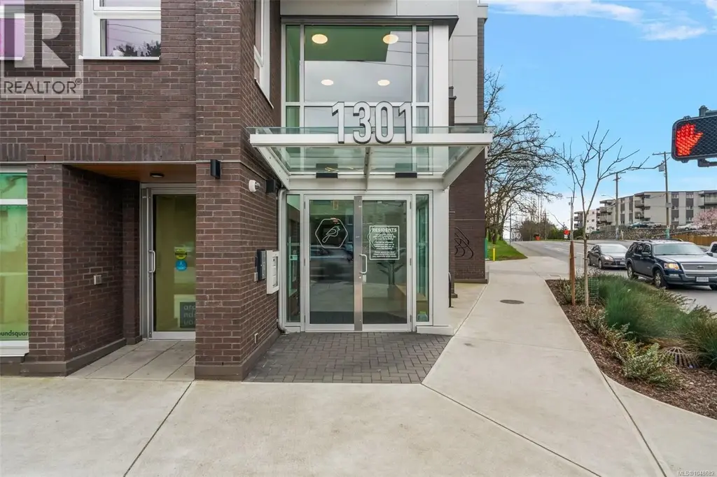 306 1301 Hillside Ave, Victoria