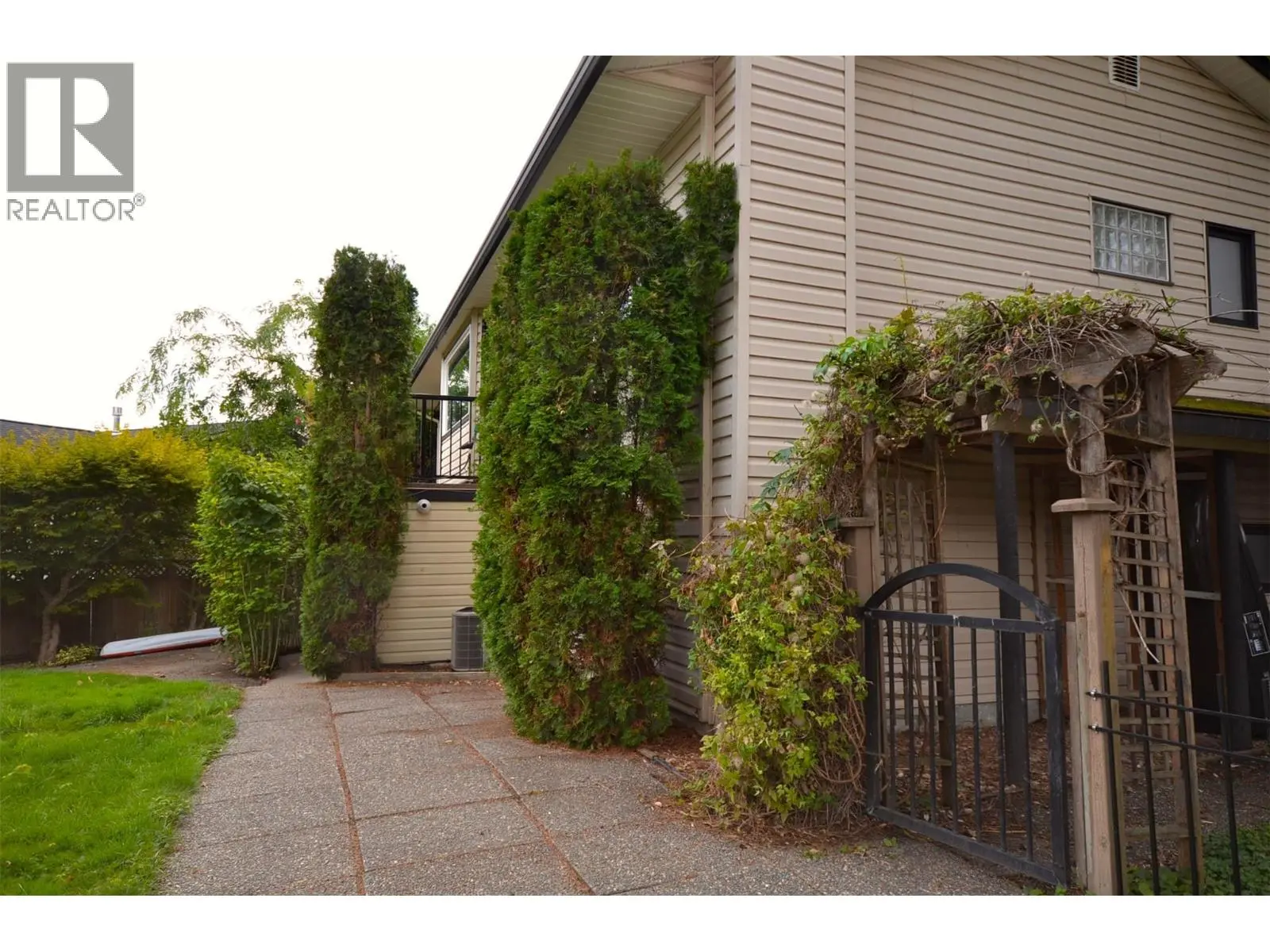 65 Sarsons Place. Coldstream, British Columbia