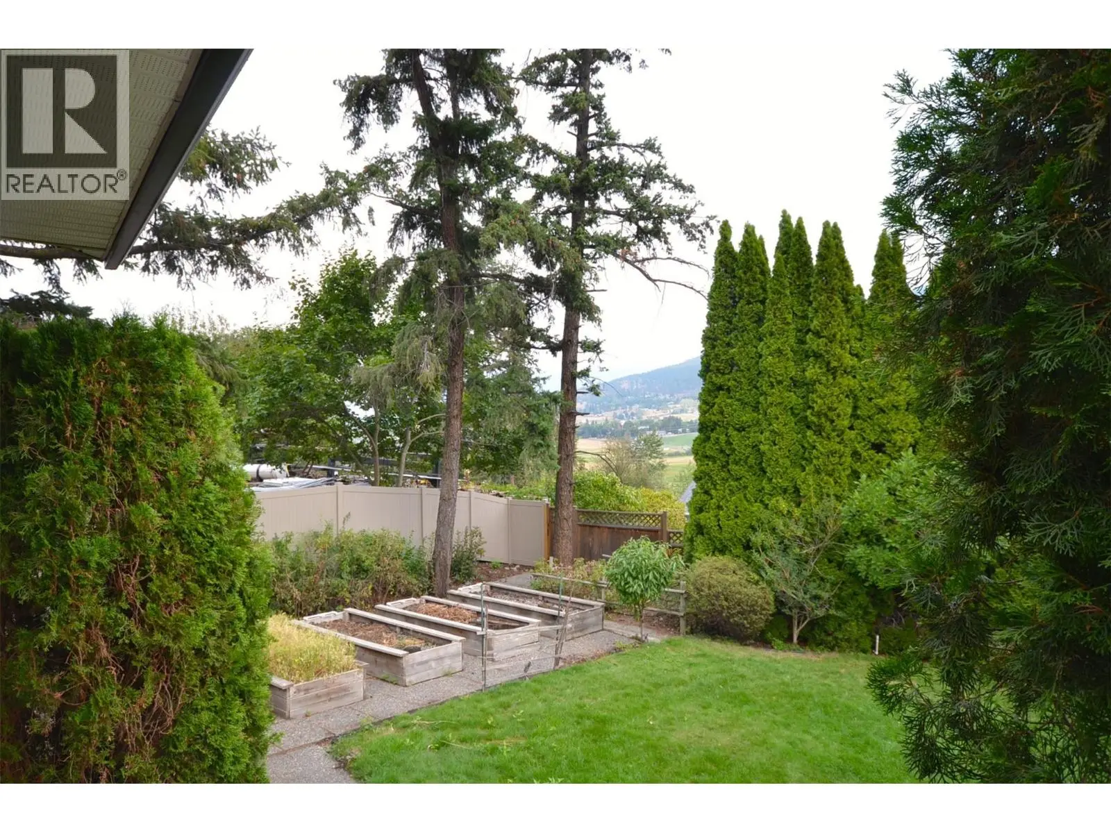 65 Sarsons Place. Coldstream, British Columbia