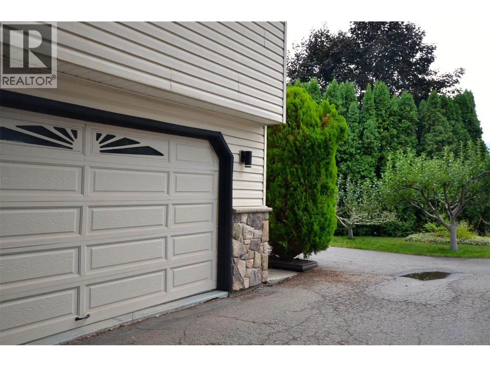 65 Sarsons Place. Coldstream, British Columbia