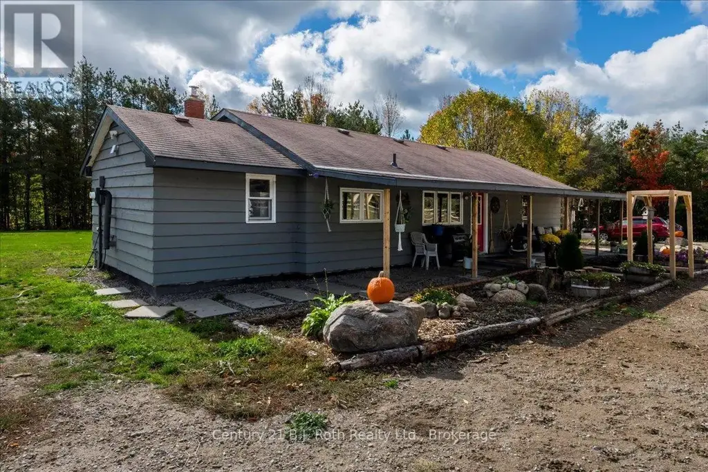 2286 Flos 10 Road, Springwater