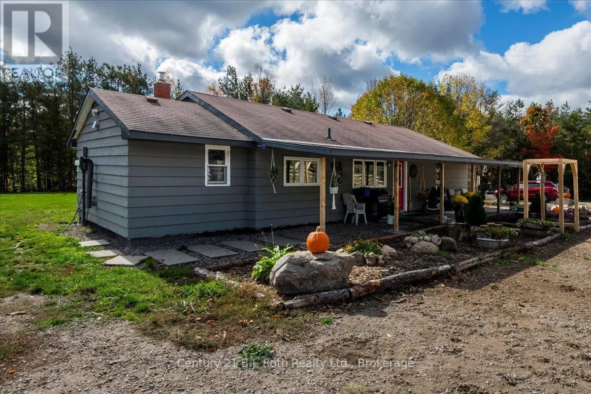 2286 Flos 10 Road, Springwater