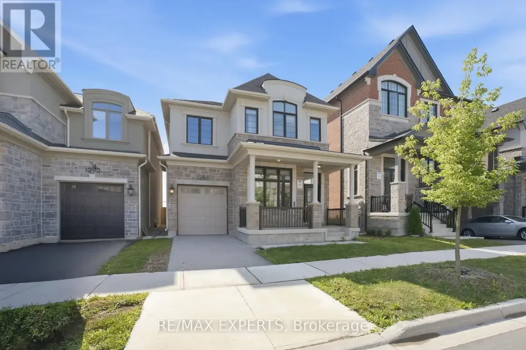 1296 Aymond Crescent W, Oakville (JM Joshua Meadows)