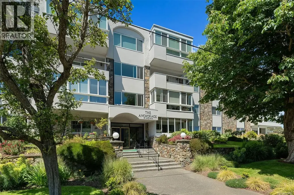 105 1312 Beach Dr, Oak Bay