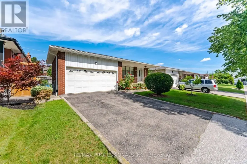 19 Earldown Drive, Toronto (Willowridge-Martingrove-Richview)