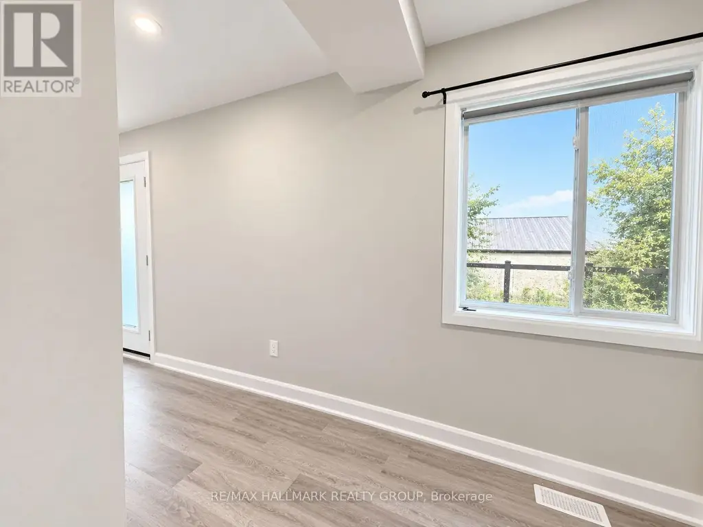 3a - 131 Camelia Avenue, Ottawa