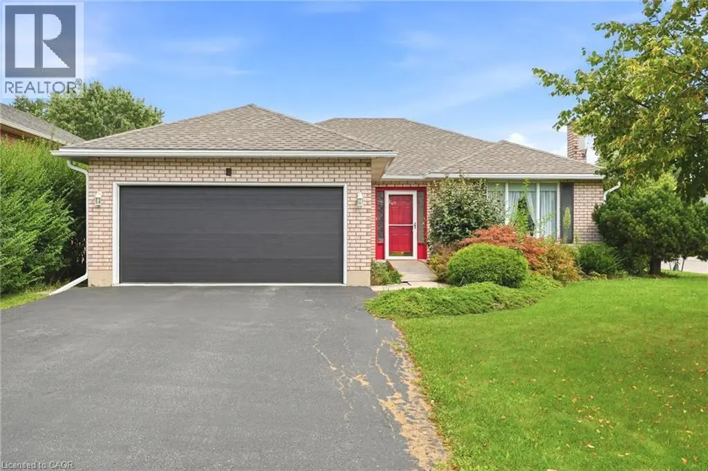 9 Country Club Road, Cayuga