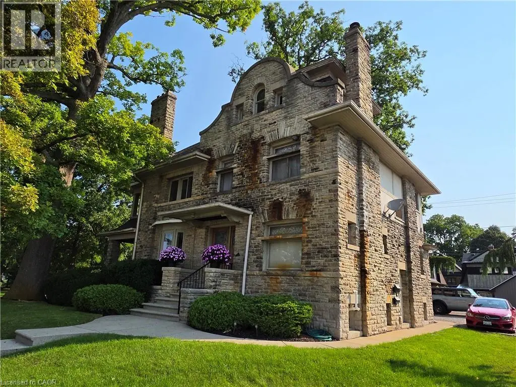 71 Norfolk Street N, Simcoe