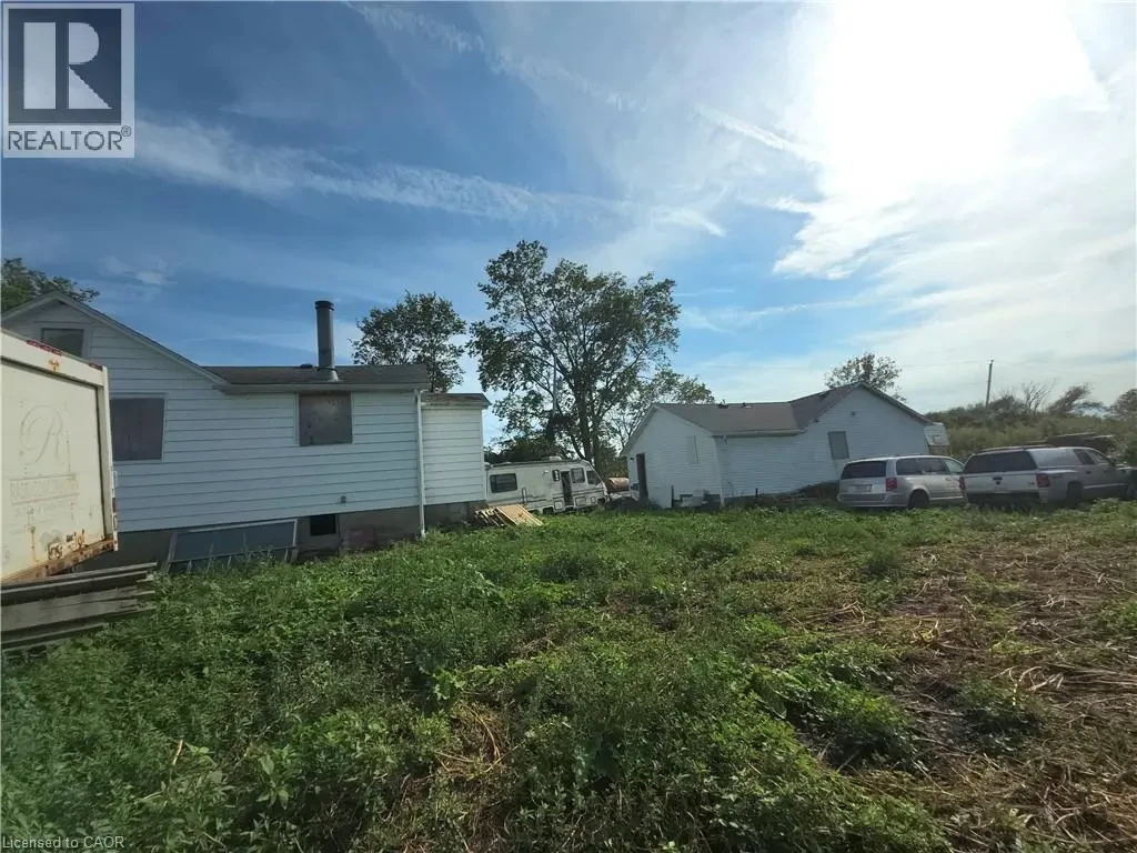 1833 E Mersea Road E, Leamington