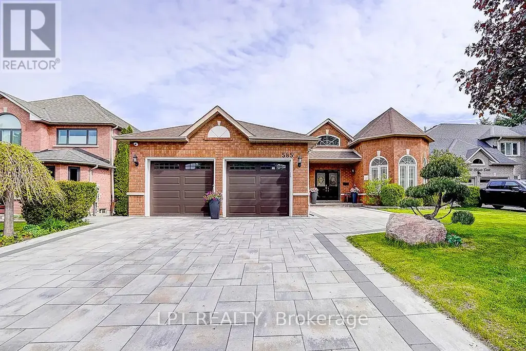 585 Holgate Circle, Newmarket (Stonehaven-Wyndham)
