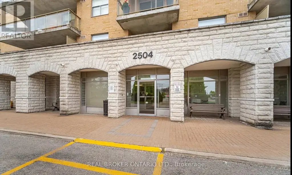 314 - 2504 Rutherford Road, Vaughan (Maple)