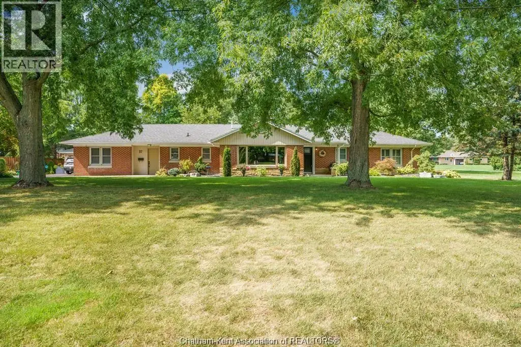 37 Gregory Drive East, Chatham