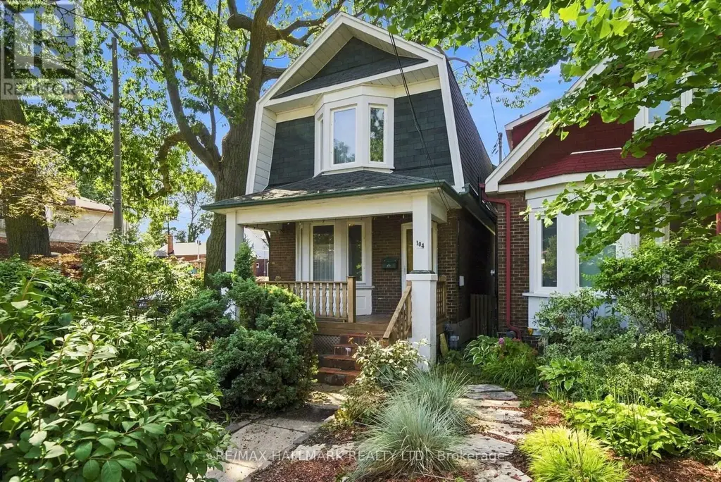 104 Chisholm Avenue, Toronto (Woodbine-Lumsden)