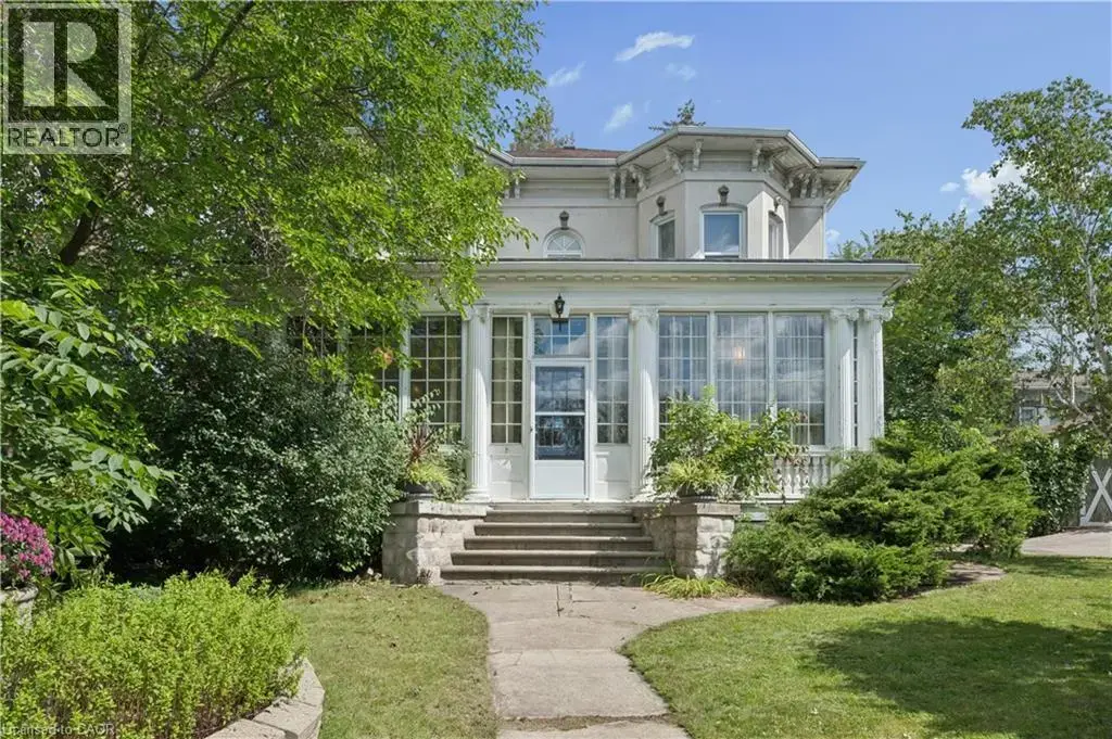66 Park Hill Road E, Cambridge