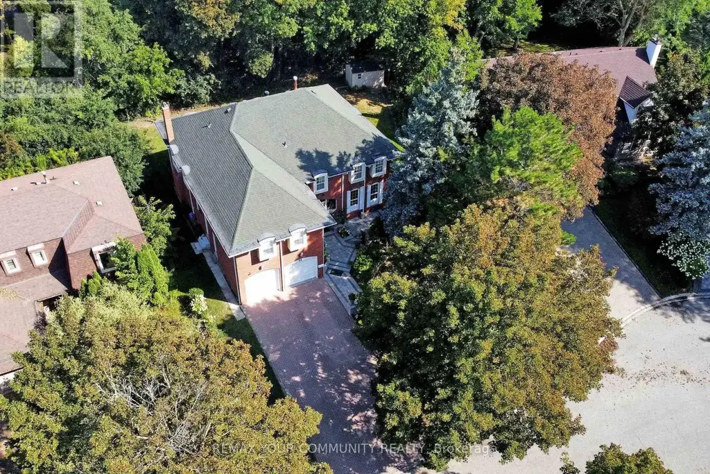 88 Cambridge Crescent, Richmond Hill (South Richvale)